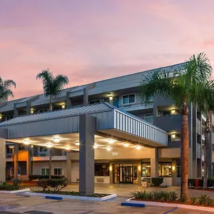 Hotel 6-anaheim, Ca - Maingate